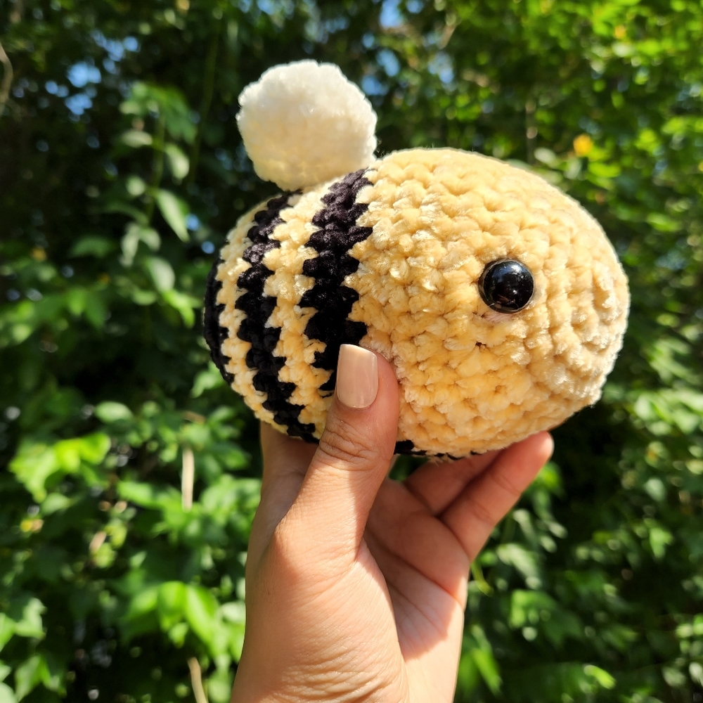 Hanmade Crochet Amigurumi Bee